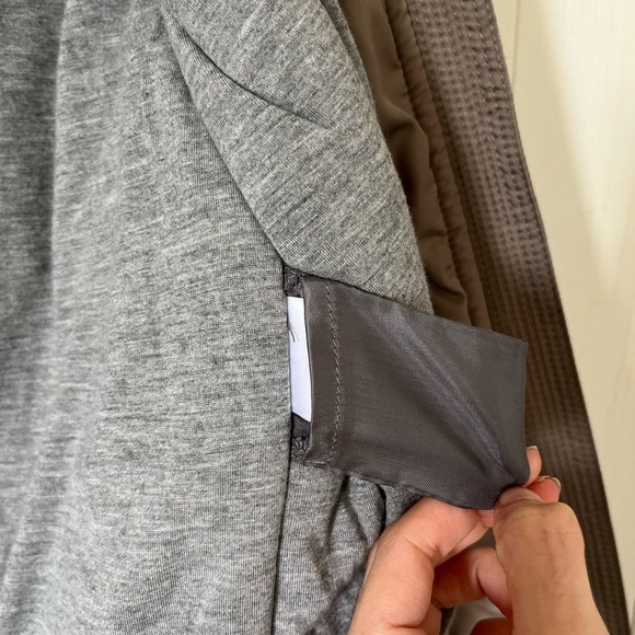 The Group by Babaton Gilman Bomber - Picture 11 of 14